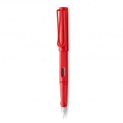 خودنویس لامی سافاری توت فرنگی، این قلم در سال 2022 در دو رنگ کرم و توت فرنگی عرضه شد و برای مدت محدودی در دسترس می باشد، این دو رنگ بر گرفته از  یک دسر خوشمزه می باشند.