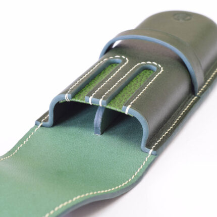 جا قلم چرمی شوالیه DLX رنگ سبز با دوخت سفید 2